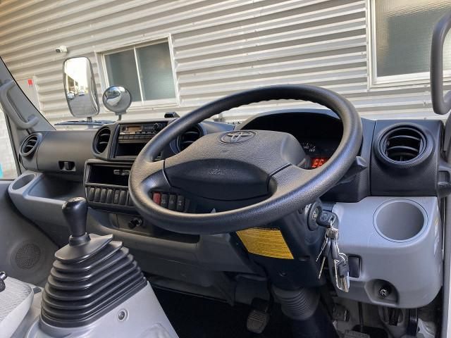 TOYOTA DYNA 2013 Image 31