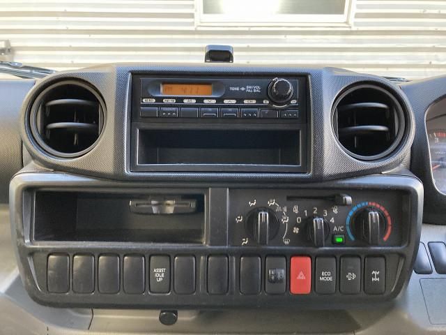 TOYOTA DYNA 2013 Image 31