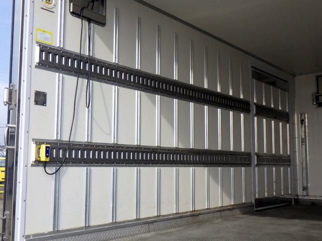 MITSUBISHI CANTER 2023 Image 31