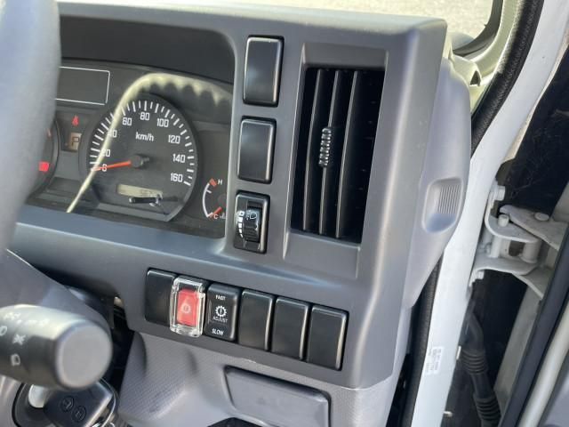 ISUZU ELF 2018 Image 31