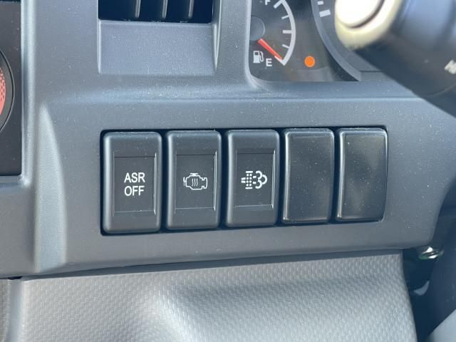 ISUZU ELF 2018 Image 31