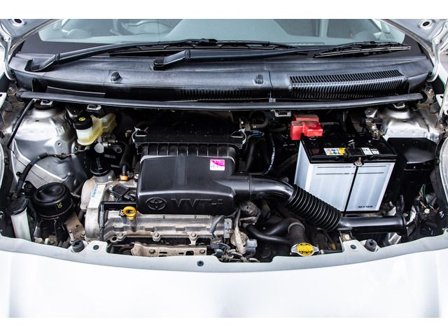 TOYOTA VITZ 2010 Image 31