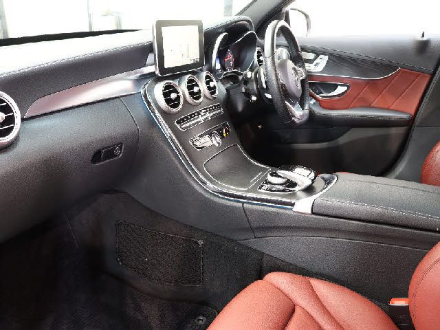 MERCEDES BENZ MERCEDES AMG C CLASS 2016 Image 31