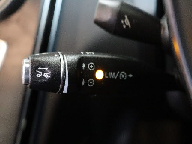 MERCEDES BENZ MERCEDES AMG C CLASS 2016 Image 31