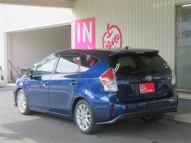 TOYOTA PRIUS ALPHA 2015 Image 31