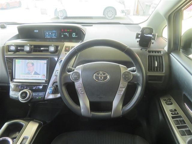 TOYOTA PRIUS ALPHA 2015 Image 31