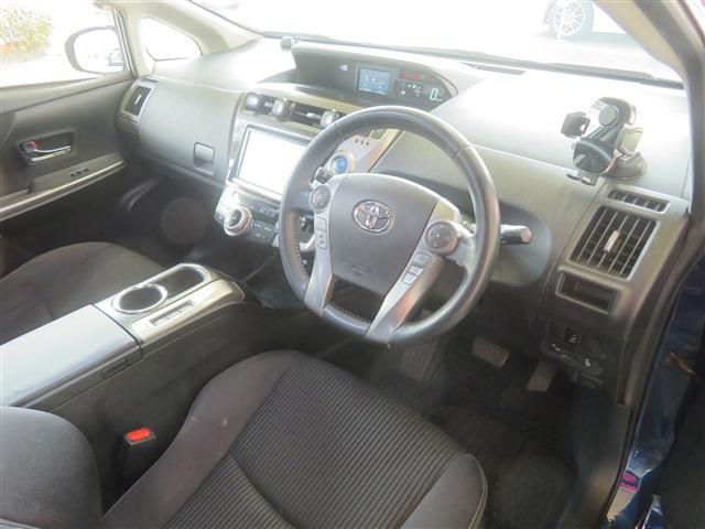 TOYOTA PRIUS ALPHA 2015 Image 31