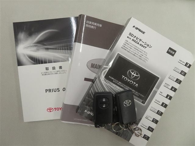 TOYOTA PRIUS ALPHA 2015 Image 31