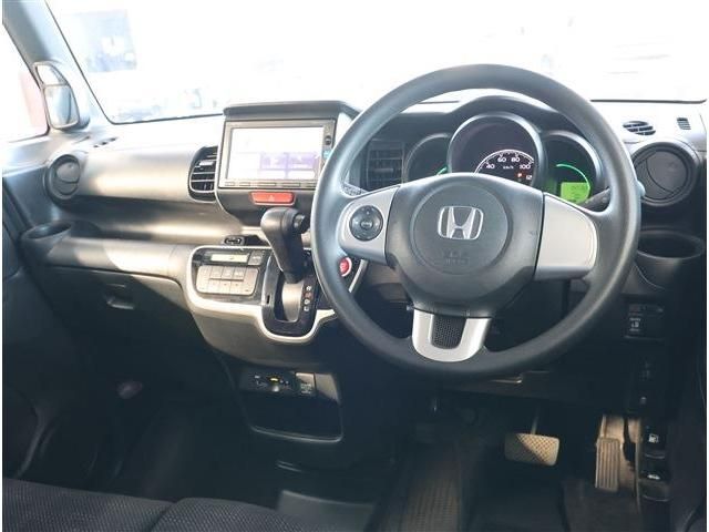 HONDA N BOX 2017 Image 31