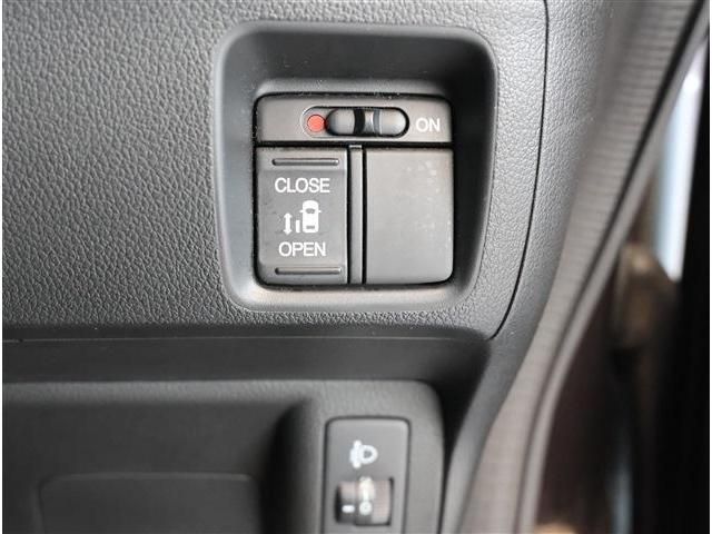 HONDA N BOX 2017 Image 31