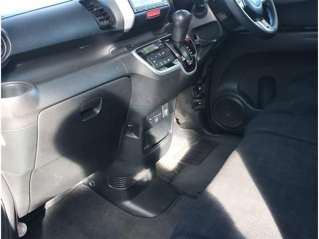 HONDA N BOX 2017 Image 31