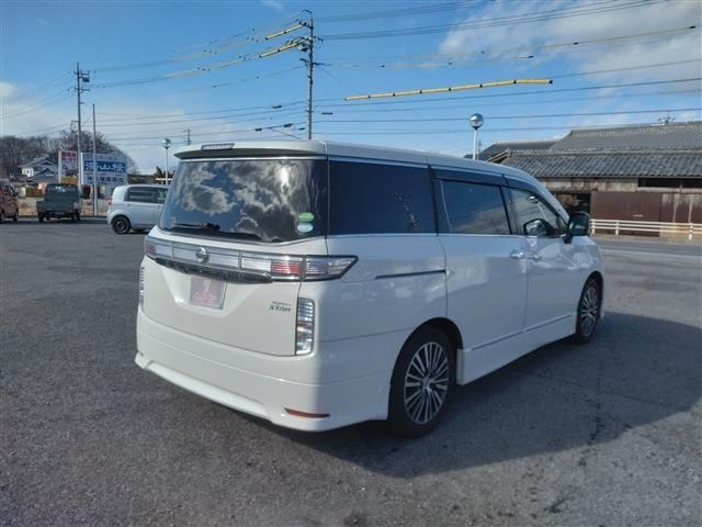 NISSAN ELGRAND  4WD 2016 Image 31