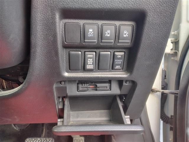 NISSAN ELGRAND  4WD 2016 Image 31