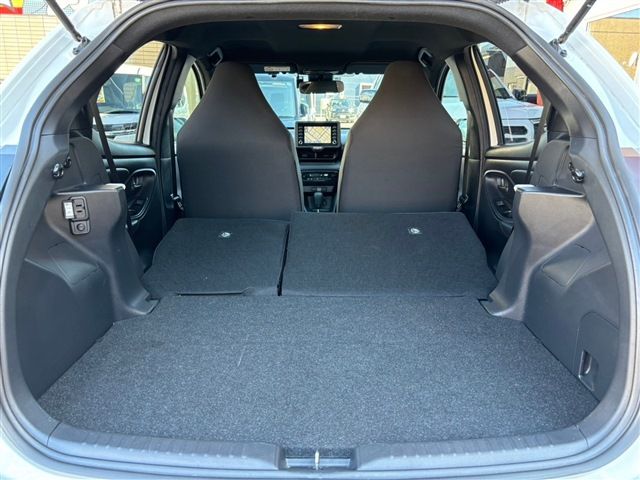 TOYOTA YARIS HYBRID 2021 Image 31