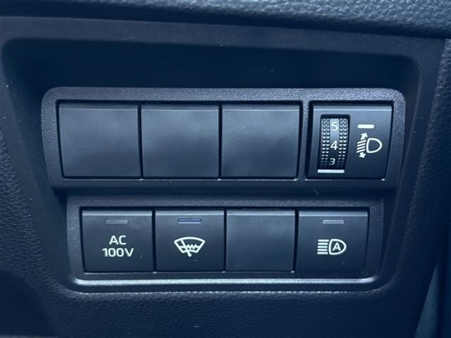 TOYOTA YARIS HYBRID 2021 Image 31