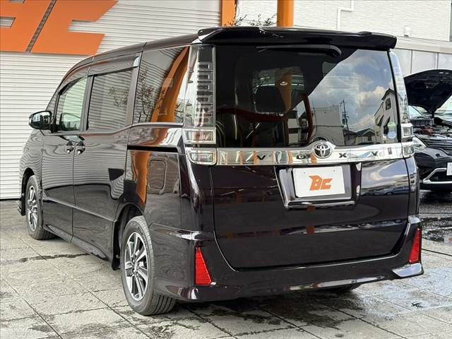 TOYOTA VOXY 2017 Image 31