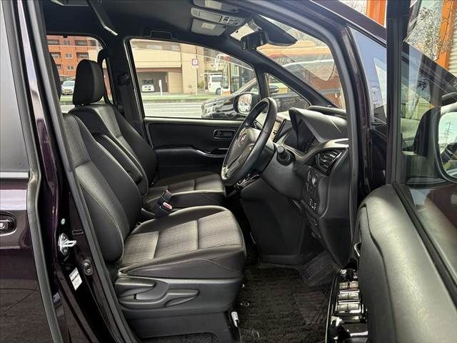 TOYOTA VOXY 2017 Image 31