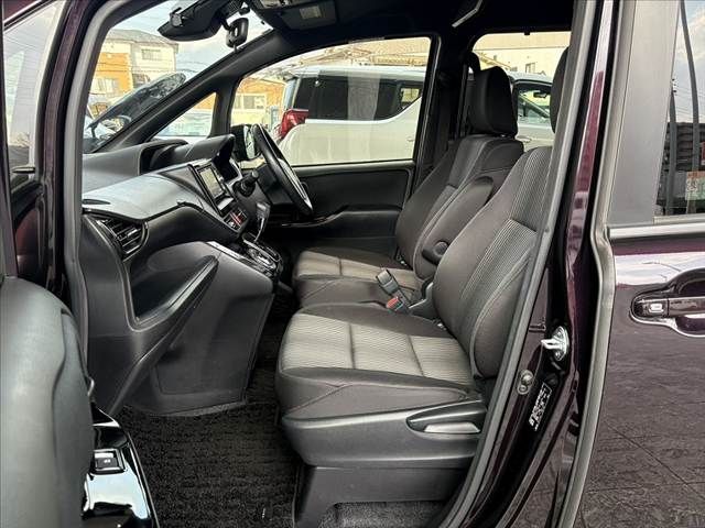 TOYOTA VOXY 2017 Image 31