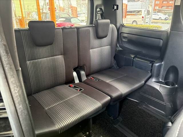 TOYOTA VOXY 2017 Image 31