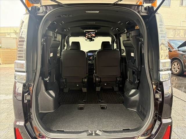 TOYOTA VOXY 2017 Image 31