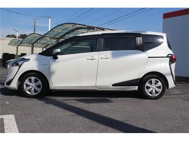 TOYOTA SIENTA HYBRID 2019 Image 31