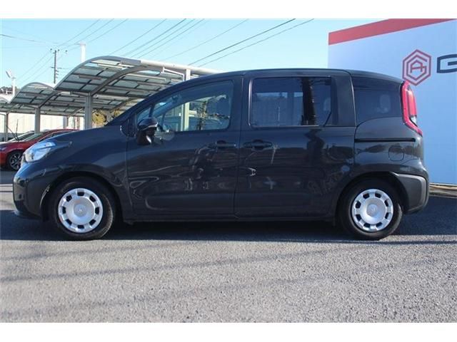 TOYOTA SIENTA HYBRID 2023 Image 31