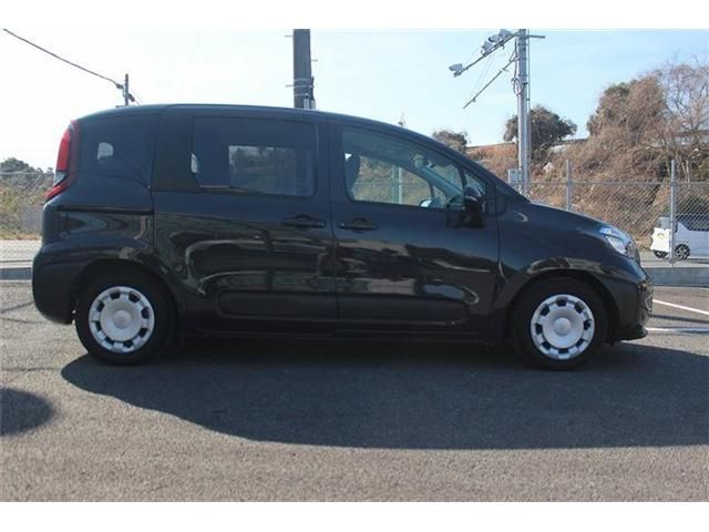 TOYOTA SIENTA HYBRID 2023 Image 31