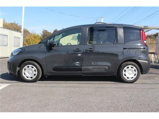 TOYOTA SIENTA HYBRID 2023 Image 31