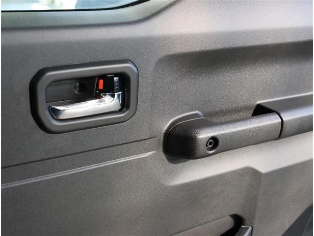 SUZUKI JIMNY NOMADE 2025 Image 31