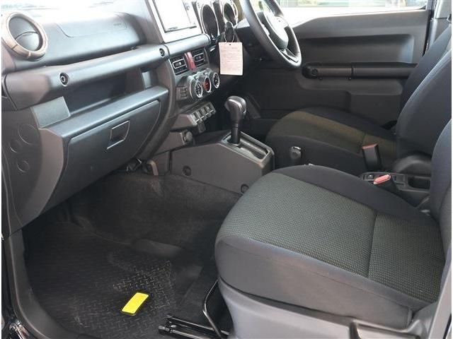 SUZUKI JIMNY NOMADE 2025 Image 31