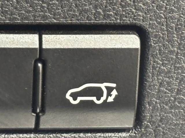 TOYOTA LEXUS NX300H 2015 Image 31