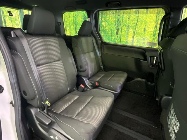 TOYOTA VOXY 2018 Image 31