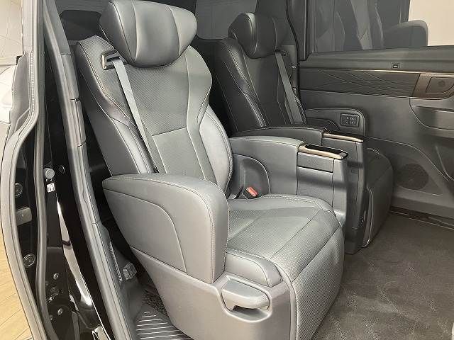 TOYOTA ALPHARD 2023 Image 31