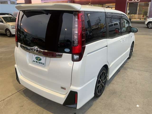TOYOTA NOAH 2016 Image 31