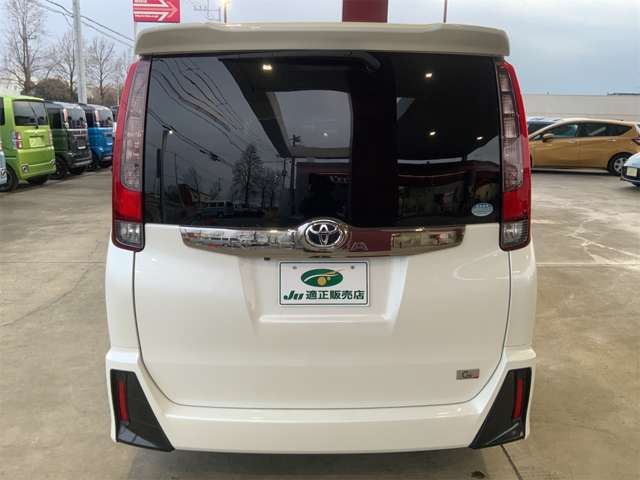 TOYOTA NOAH 2016 Image 31
