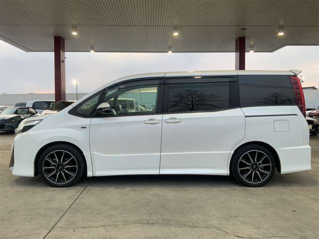 TOYOTA NOAH 2016 Image 31