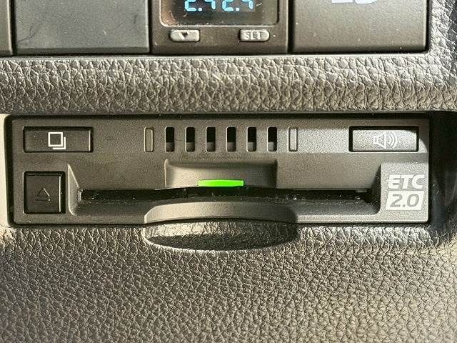 TOYOTA RAV4 HYBRID 4WD 2019 Image 31