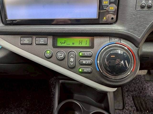 TOYOTA AQUA 2012 Image 31