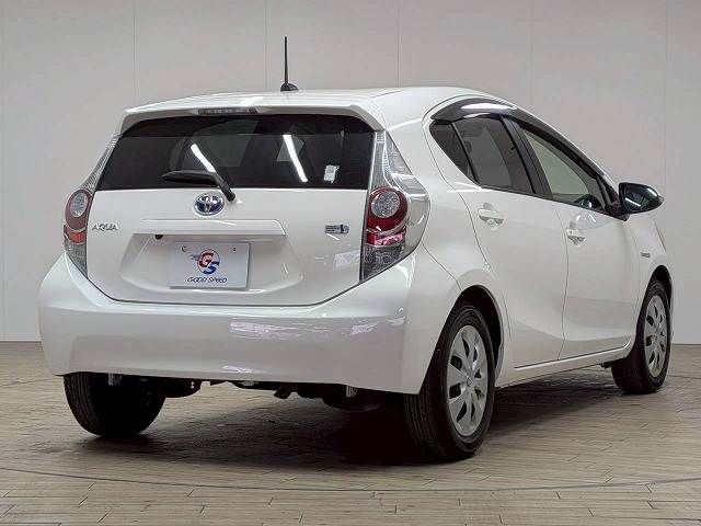 TOYOTA AQUA 2012 Image 31