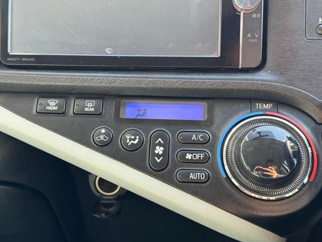 TOYOTA AQUA 2012 Image 31