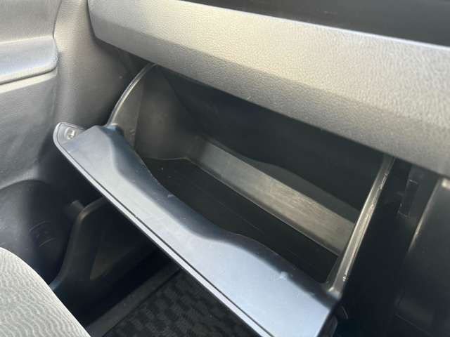 TOYOTA VOXY 2013 Image 31