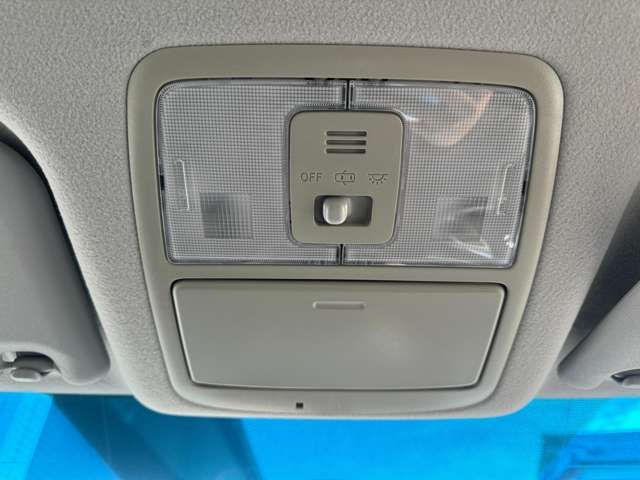 TOYOTA VOXY 2013 Image 31