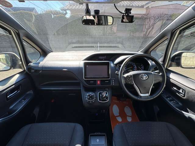 TOYOTA VOXY HYBRID 2014 Image 31