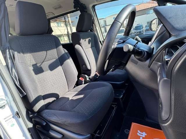 TOYOTA VOXY HYBRID 2014 Image 31