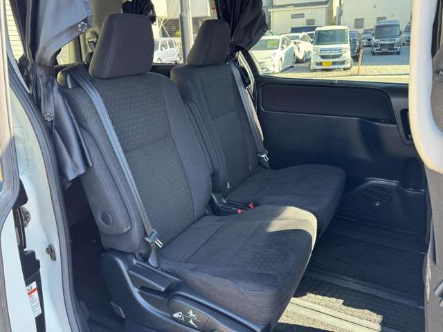 TOYOTA VOXY HYBRID 2014 Image 31