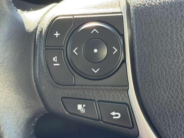 TOYOTA VOXY HYBRID 2014 Image 31