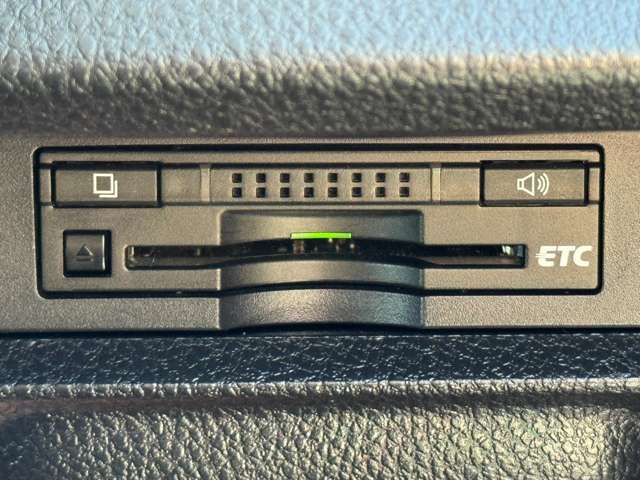 TOYOTA VOXY HYBRID 2014 Image 31