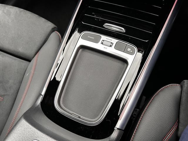 MERCEDES BENZ EQA 2024 Image 31