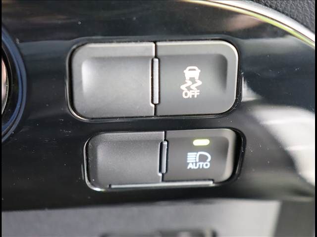 TOYOTA PRIUS 2020 Image 31