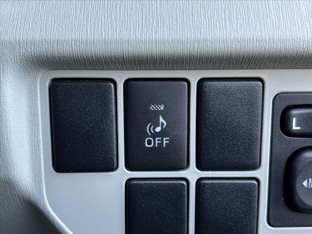 TOYOTA PRIUS 2015 Image 31